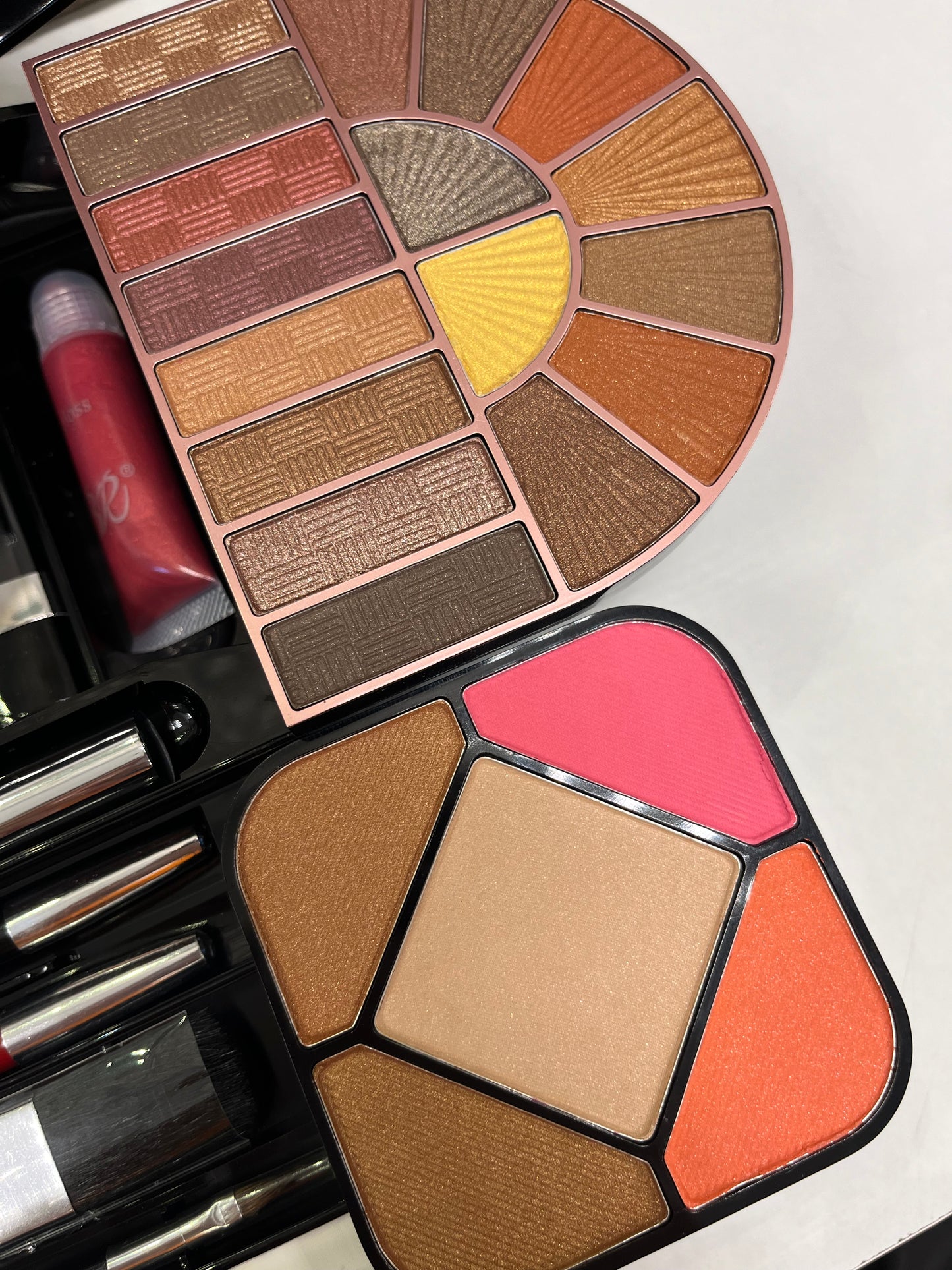 Deluxe makeup palette