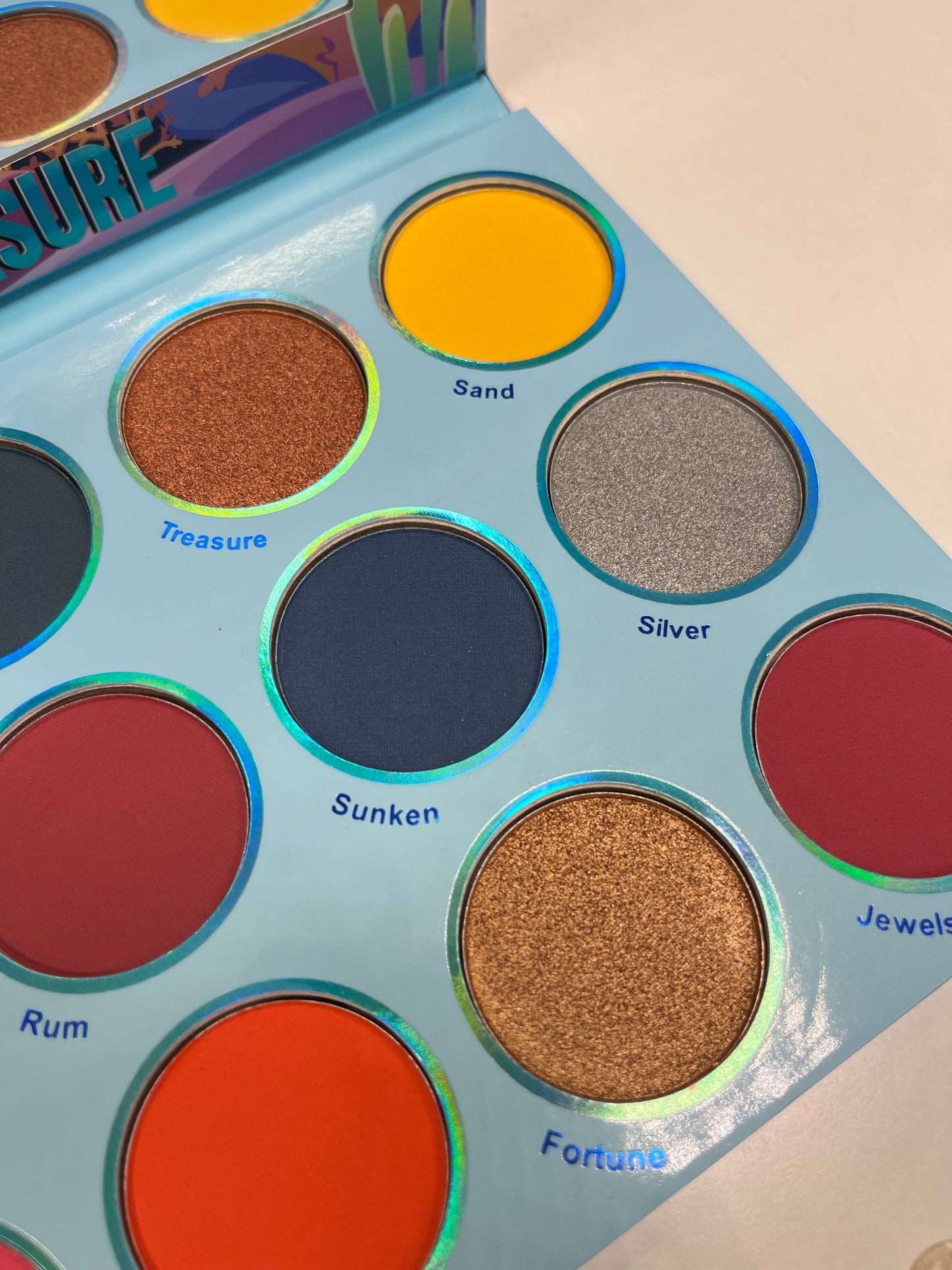 Malibu glitz eyeshadow/ 15 color makeup palette/buried treasure