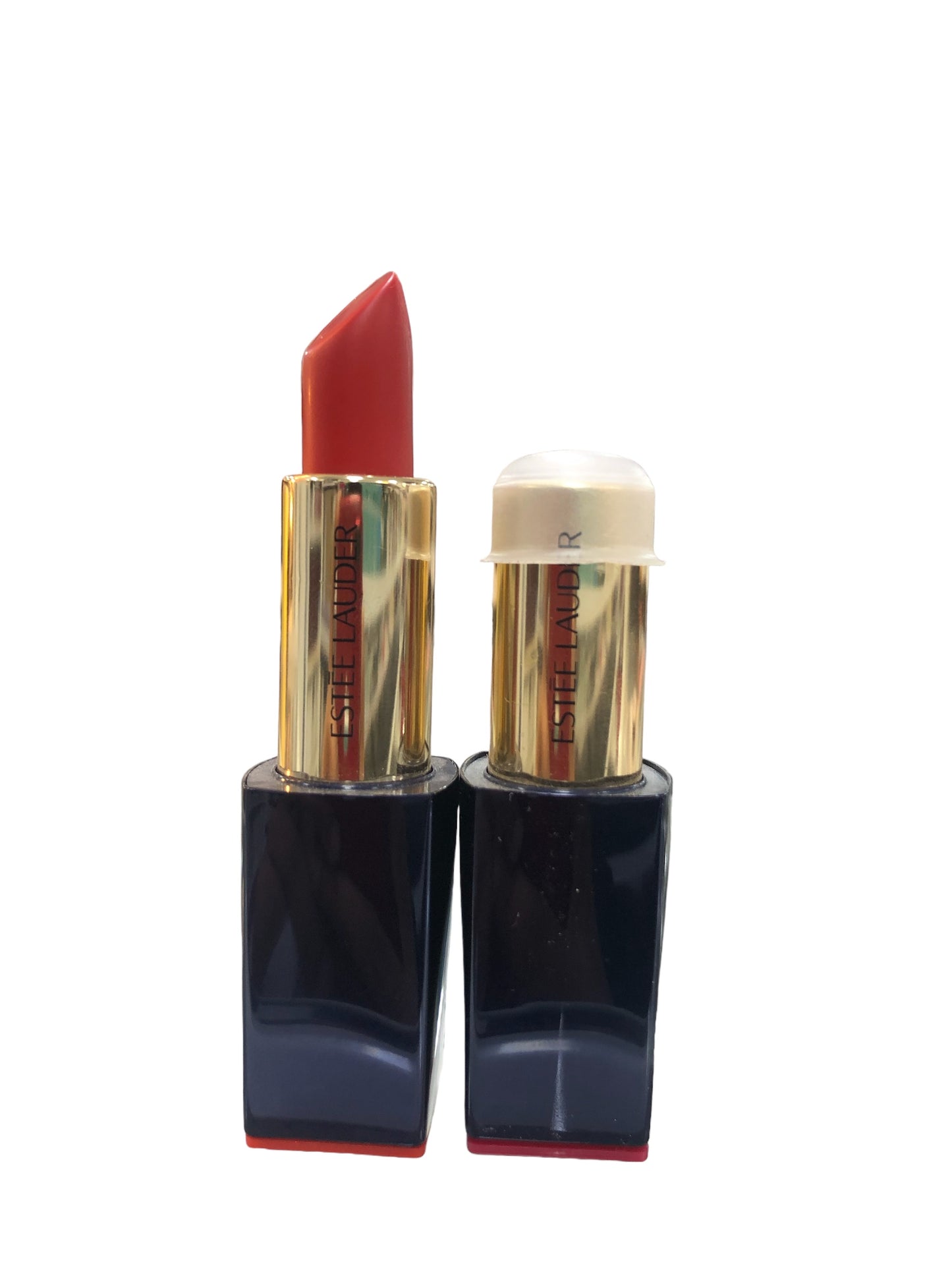 Estée Lauder lipstick 321 short fuse