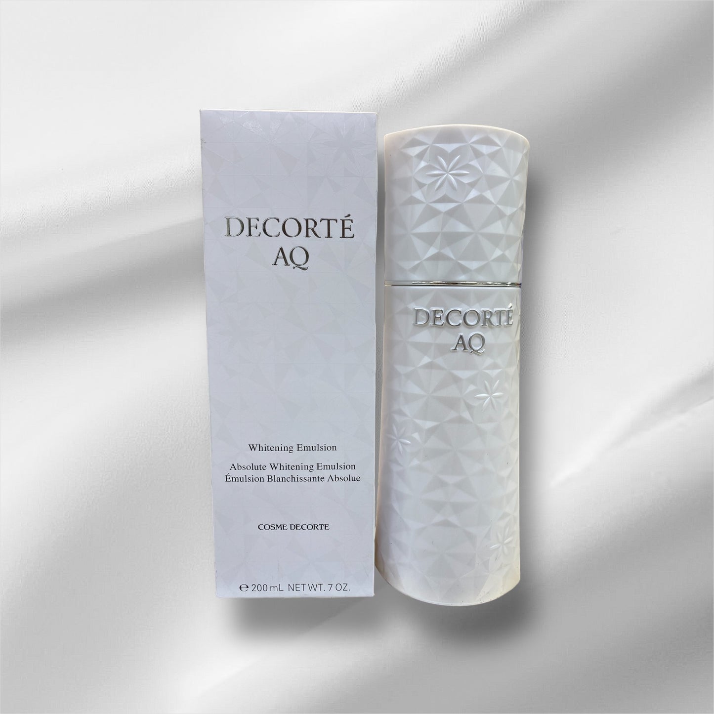 Decorte AQ whitening emulsion