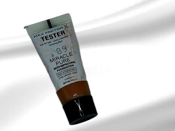 Miracle Pure Skin-Improving Foundation