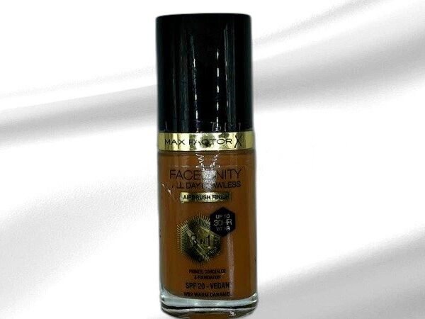 Facefinity All Day Flawless