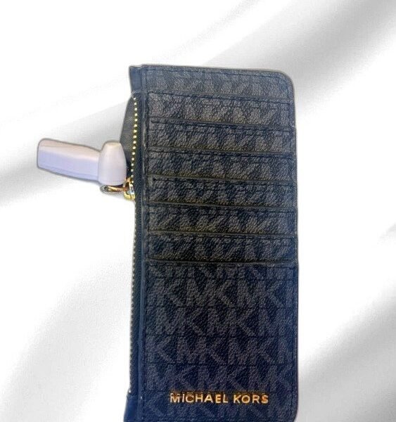 MICHAEL KORS BLACK COLOUR