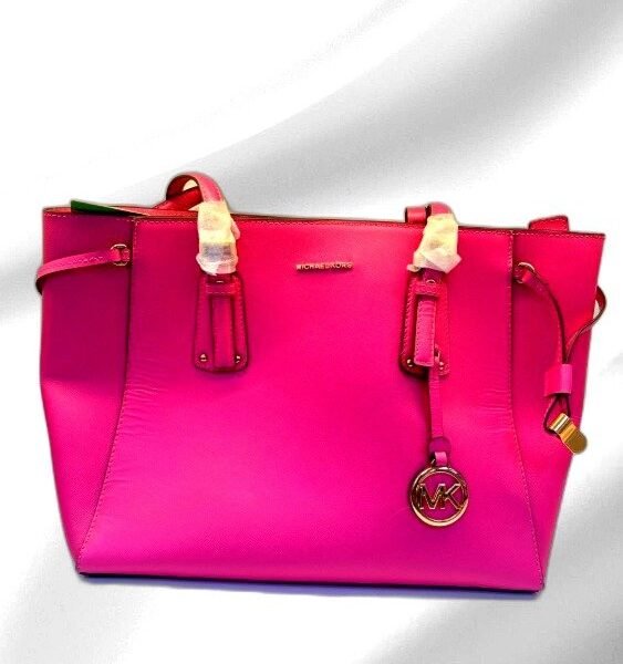 MICHAEL KORS PINK COLOUR