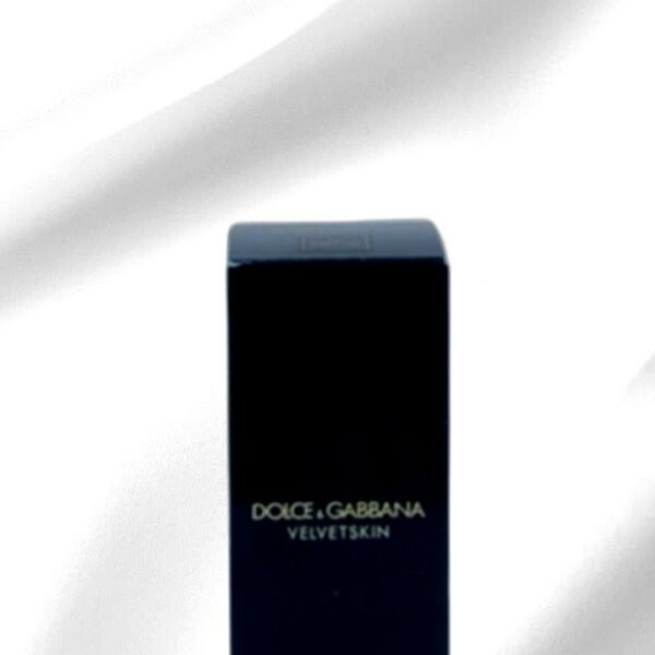 Velvetskin Natural Matte Foundation SPF 30