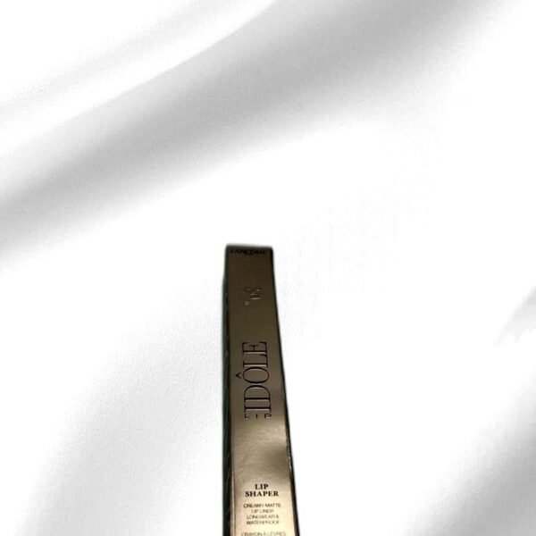 Idôle Lip Shaper