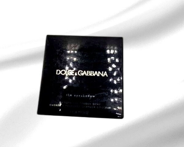 The Eyeshadow Smooth Eye Colour Quad