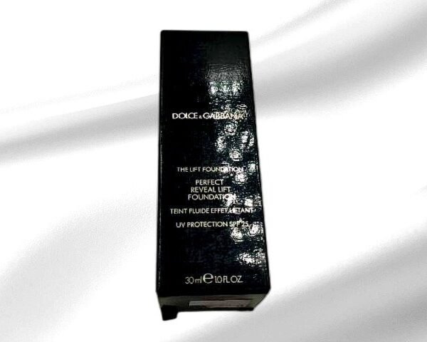 The Lift Foundation Perfect Reveal Lift Foundation SPF 25